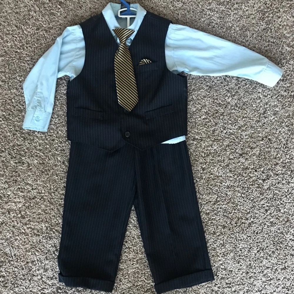 Boys tuxedo 4t